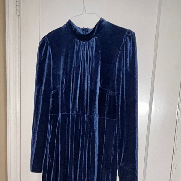 Boden Dresses & Skirts - Midnight blue velvet Boden dress